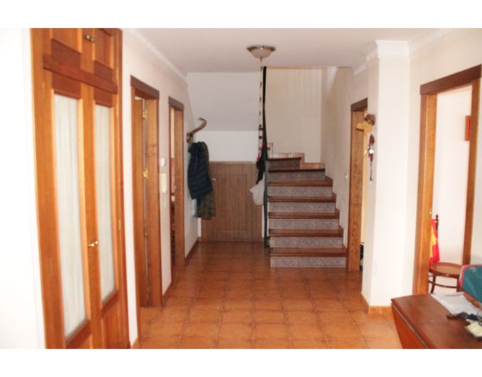 Image No.27-5 Bed Townhouse for sale