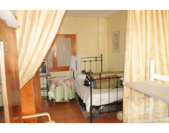 Image No.36-5 Bed Townhouse for sale