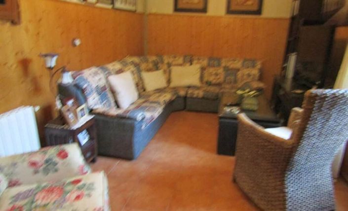 Image No.10-6 Bed Country House for sale