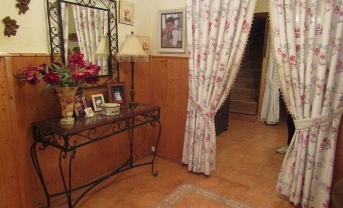 Image No.11-6 Bed Country House for sale