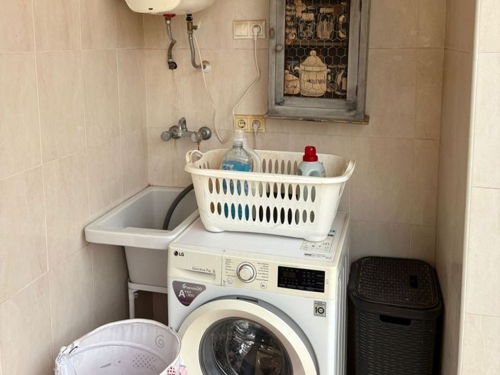 Image No.15-4 Bed Townhouse for sale