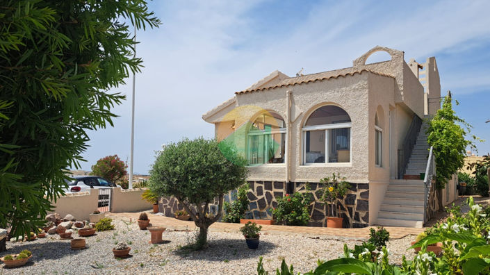 Image No.1-2 Bed Villa for sale