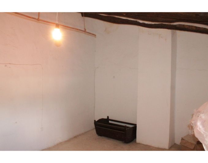 Image No.10-6 Bed Country House for sale