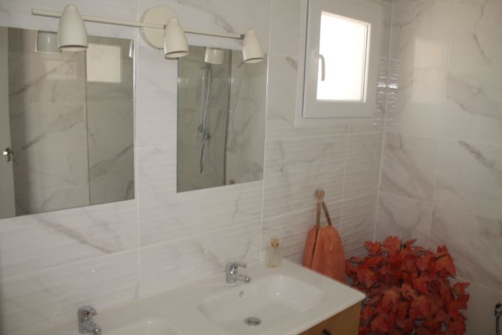 Image No.25-4 Bed Villa for sale