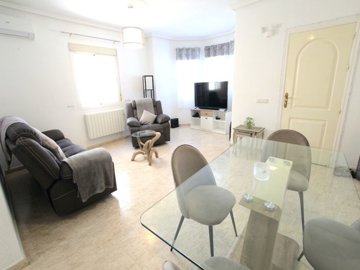 49016impressivelyspacious3bedsemidetachedvill