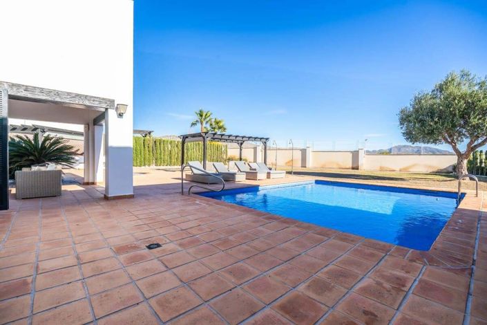 Image No.10-5 Bed Villa for sale