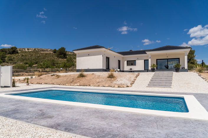 Image No.1-4 Bed Villa for sale