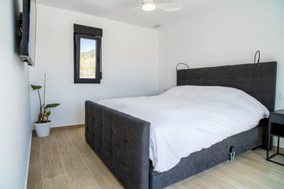 29615-villa-for-sale-in-pinoso-1811270-large
