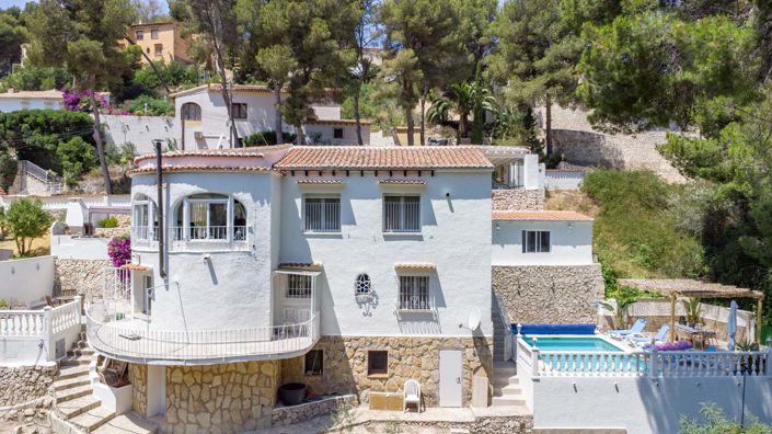Image No.1-4 Bed Villa for sale