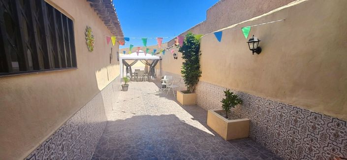 Image No.31-5 Bed Country House for sale