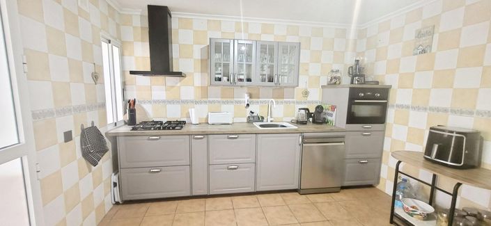 Image No.8-5 Bed Country House for sale