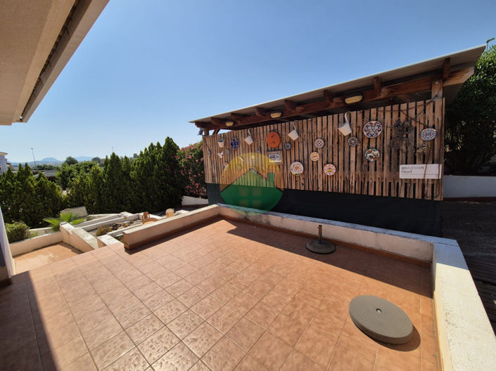 Image No.3-4 Bed Villa for sale