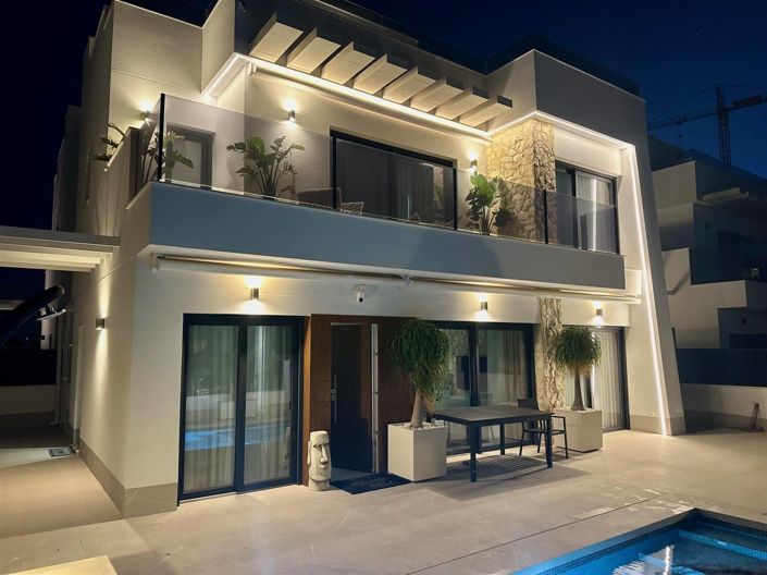 Image No.35-4 Bed Villa for sale