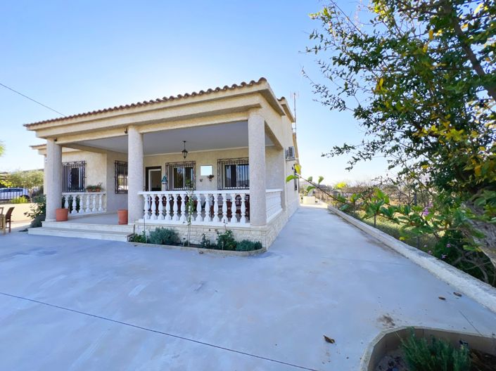 Image No.1-4 Bed Villa for sale