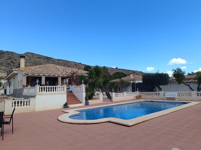 Image No.1-3 Bed Villa for sale