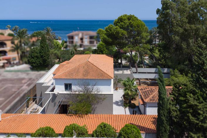 Image No.1-6 Bed Villa for sale
