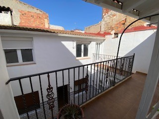 Image No.26-5 Bed Townhouse for sale