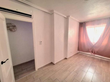 30612-for-sale-in-torrevieja-10751271-large