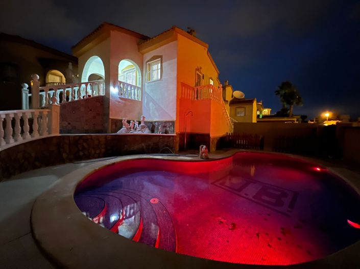 Image No.1-3 Bed Villa for sale