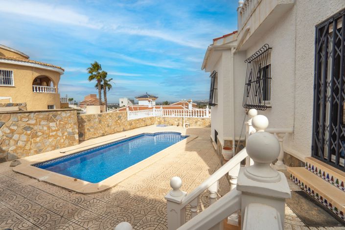 Image No.10-4 Bed Villa for sale