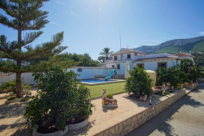 Image No.1-4 Bed Villa for sale