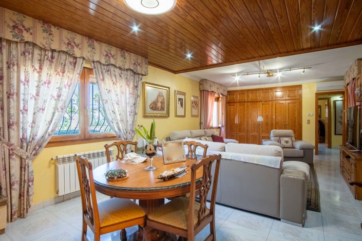 Image No.28-4 Bed Villa for sale