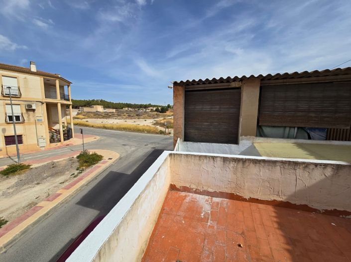 Image No.18-5 Bed Townhouse for sale