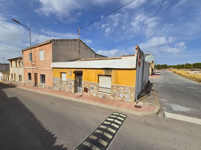 Image No.5-Maison de ville de 5 chambres à vendre à Sax