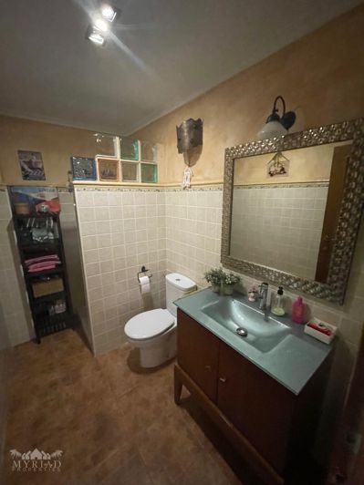 Image No.13-4 Bed Townhouse for sale