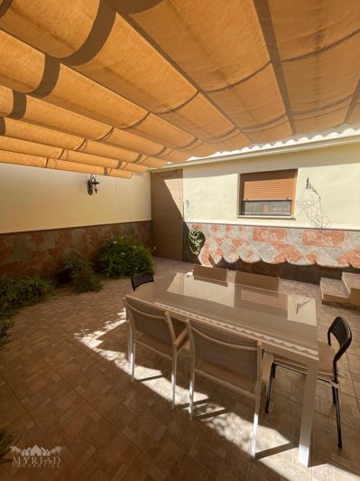 Image No.24-4 Bed Townhouse for sale