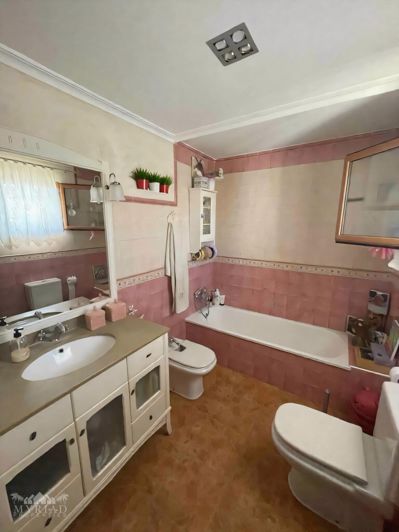 Image No.39-4 Bed Townhouse for sale