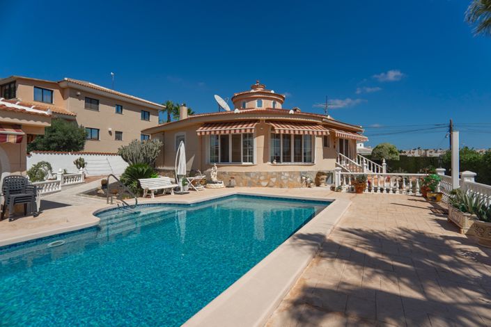 Image No.1-Villa de 4 chambres à vendre à Ciudad Quesada