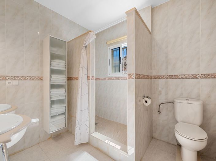 Image No.37-3 Bed Villa for sale