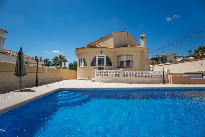 Image No.1-3 Bed Villa for sale