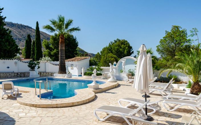 Image No.4-15 Bed Villa for sale