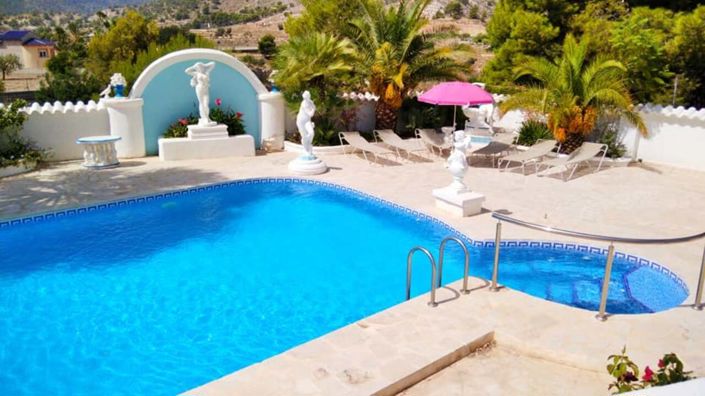 Image No.6-15 Bed Villa for sale