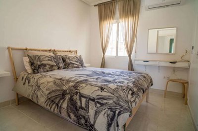 34247-villa-for-sale-in-pinoso-2155596-large