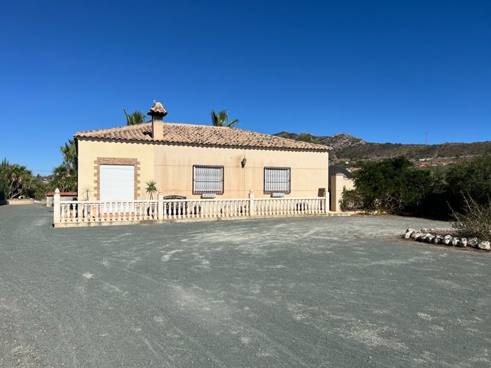 Image No.1-3 Bed Villa for sale