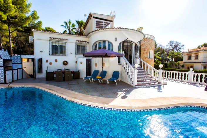 Image No.2-4 Bed Villa for sale