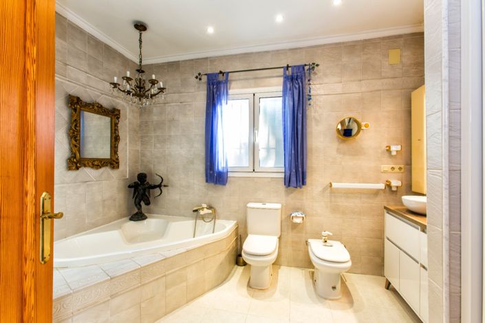 Image No.21-4 Bed Villa for sale