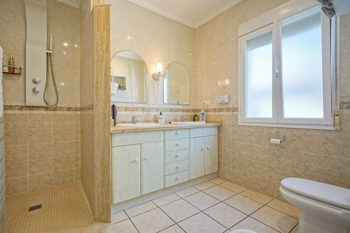 Image No.21-3 Bed Villa for sale