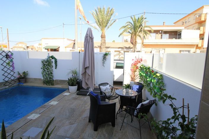 Image No.1-3 Bed Townhouse for sale