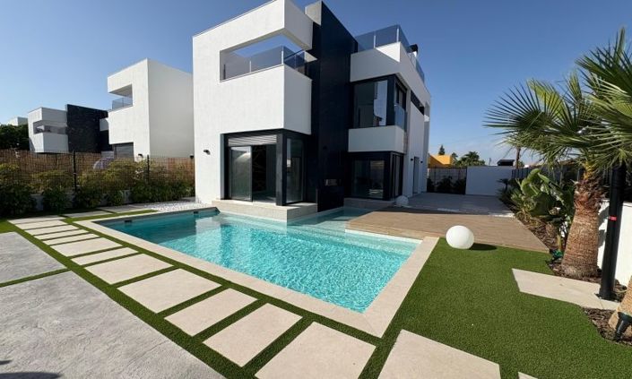 Image No.11-3 Bed Villa for sale