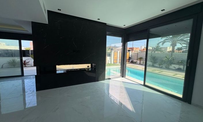 Image No.18-3 Bed Villa for sale