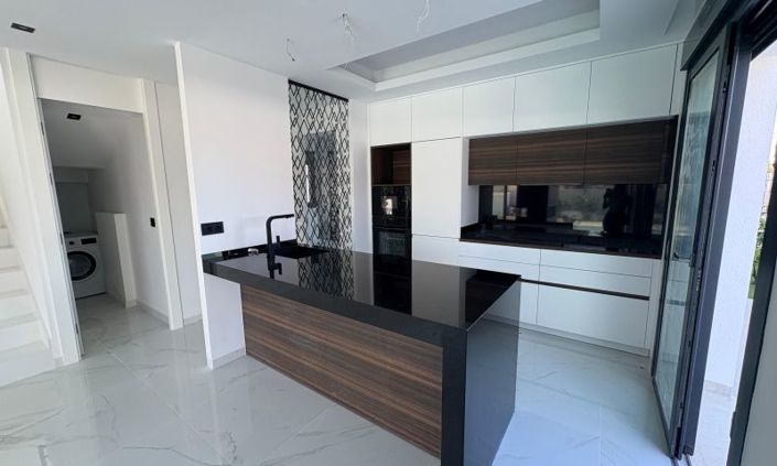 Image No.23-3 Bed Villa for sale