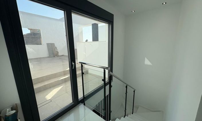 Image No.27-3 Bed Villa for sale