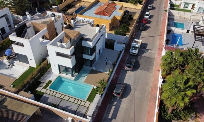 Image No.3-3 Bed Villa for sale