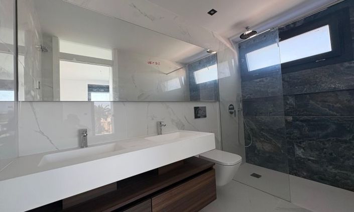 Image No.30-3 Bed Villa for sale