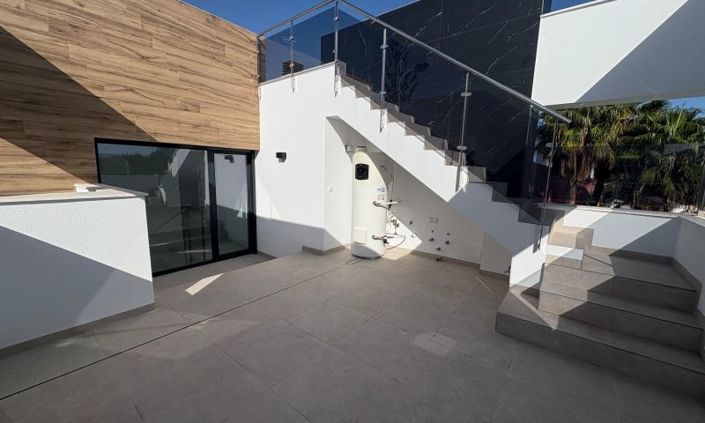 Image No.38-3 Bed Villa for sale