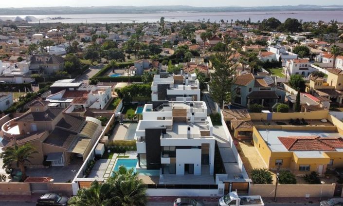 Image No.8-3 Bed Villa for sale